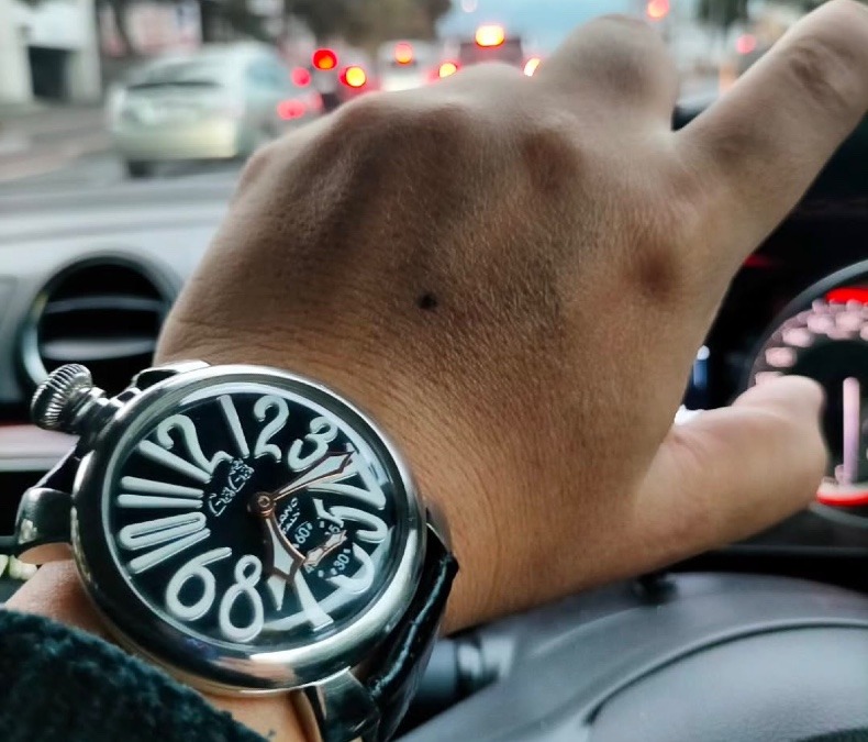 GAGA MILANO 機械式　手巻き