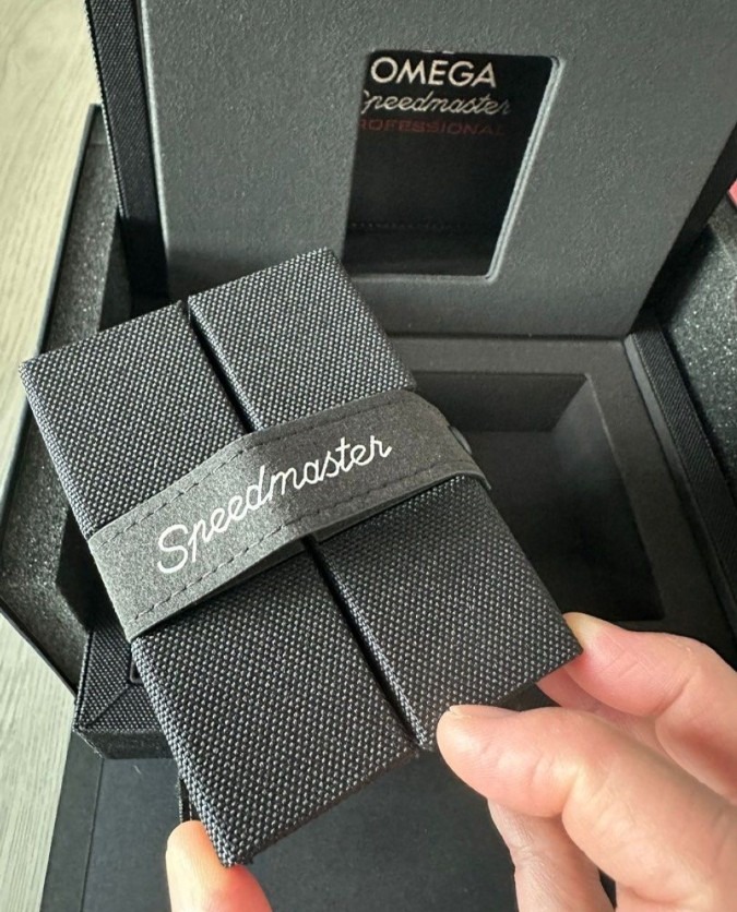 スピードマスターOMEGA