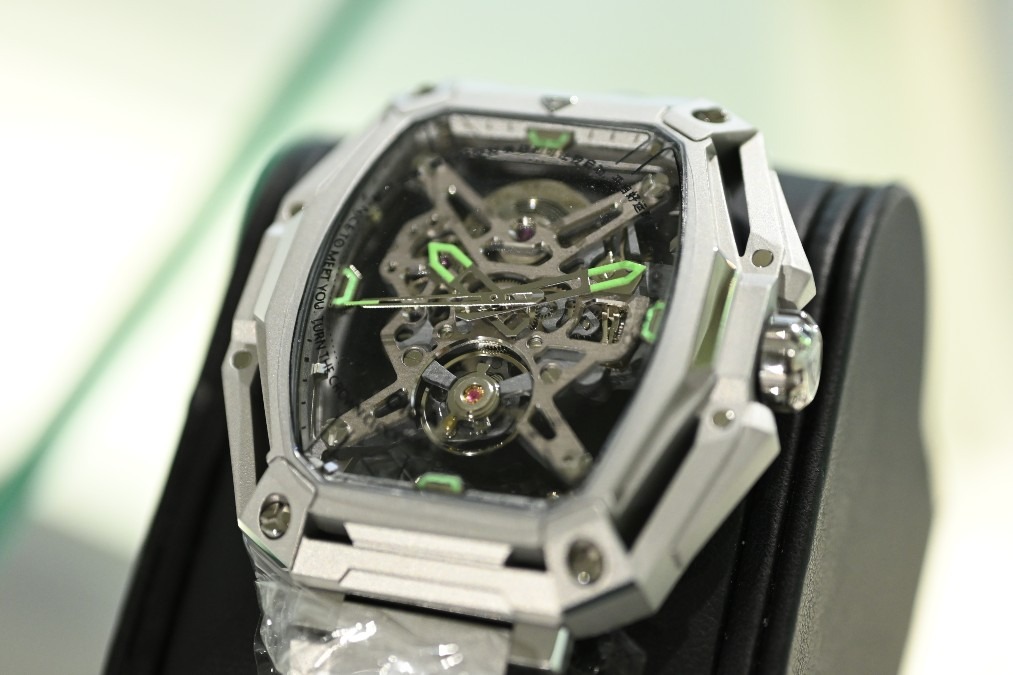 CIGA Design Hunter Silver　ユニークな機械式時計