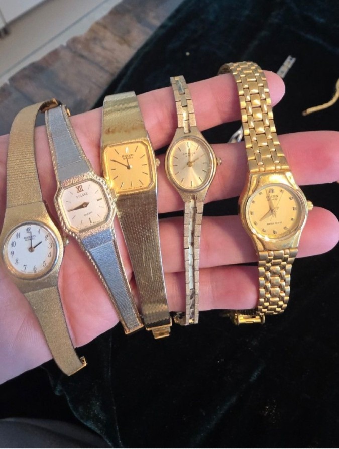 SEIKO、PULSAR、CARTIER、CITIZENと、ブランドもデザインもそれぞれ違う4本。